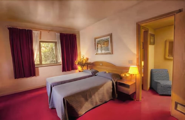 Imagen de la habitación del Hotel Desiderio. Foto 9