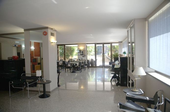 Imagen de los interiores del Hotel Desiderio. Foto 19