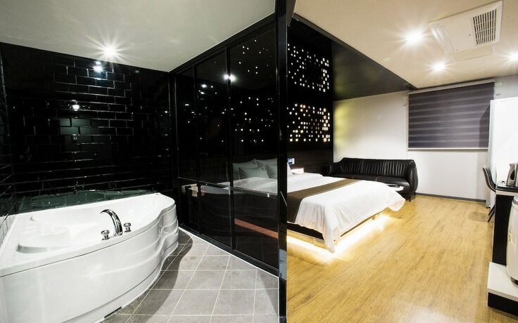 Imagen de la habitación del Hotel Design 2ne1 Jukdo Market Pohang. Foto 14