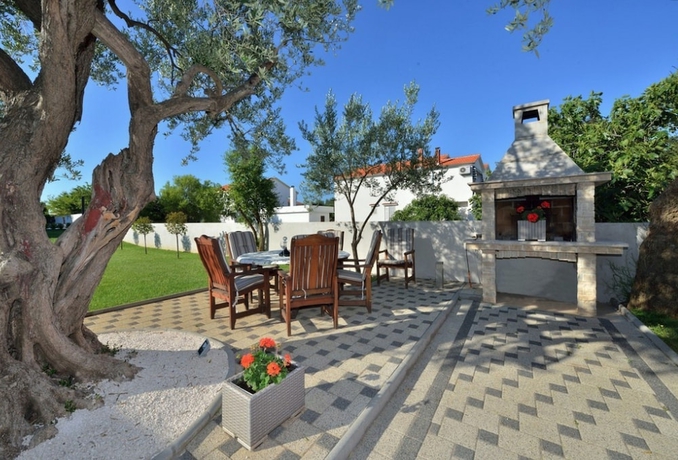 Imagen de los exteriores del Hotel Design Apartments Dijan. Foto 13