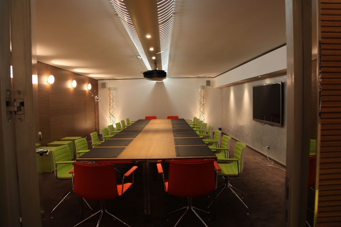 Imagen de los interiores del Hotel Design F6. Foto 13