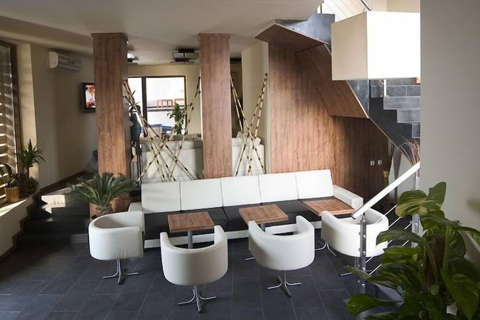 Imagen de los interiores del Hotel Design Hotel Logatero. Foto 13