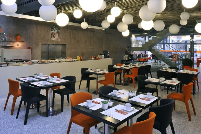 Imagen del bar/restaurante del Hotel Design Metropol Prague. Foto 2