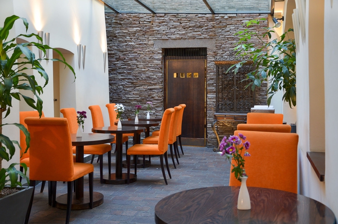 Imagen del bar/restaurante del Hotel Design Neruda. Foto 2