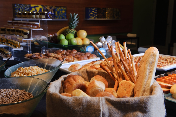 Imagen del bar/restaurante del Hotel Design Suites Buenos Aires. Foto 7