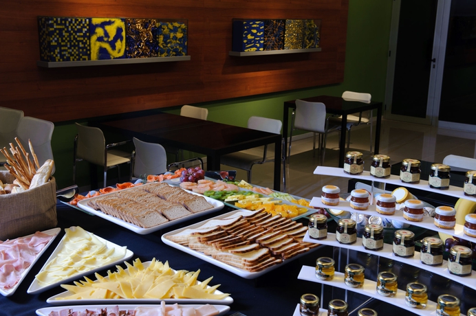 Imagen del bar/restaurante del Hotel Design Suites Buenos Aires. Foto 8