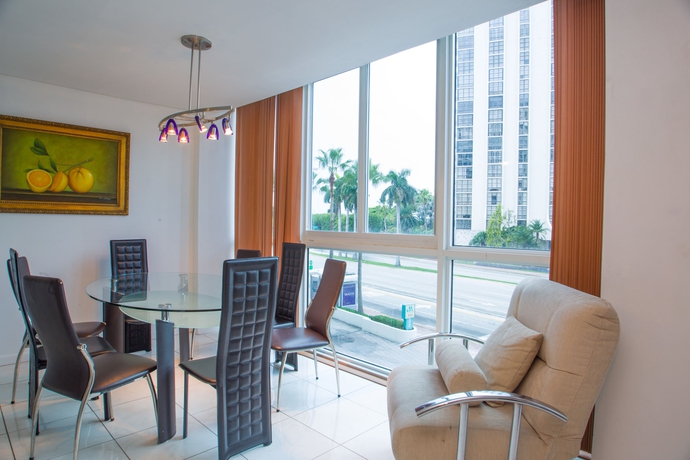 Imagen de la habitación del Hotel Design Suites Miami Beach. Foto 6