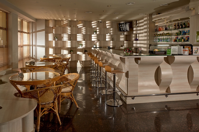 Imagen del bar/restaurante del Hotel Design (d'hotel). Foto 2