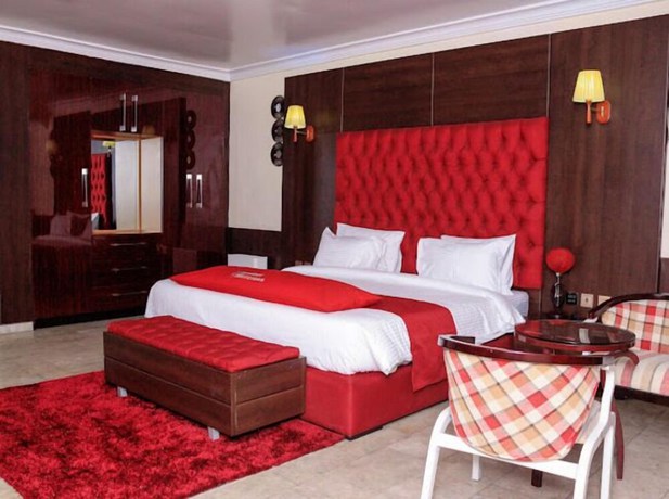 Imagen de la habitación del Hotel Desikok Royal. Foto 7