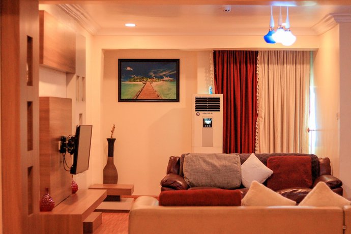 Imagen de los interiores del Hotel Desikok Royal. Foto 19