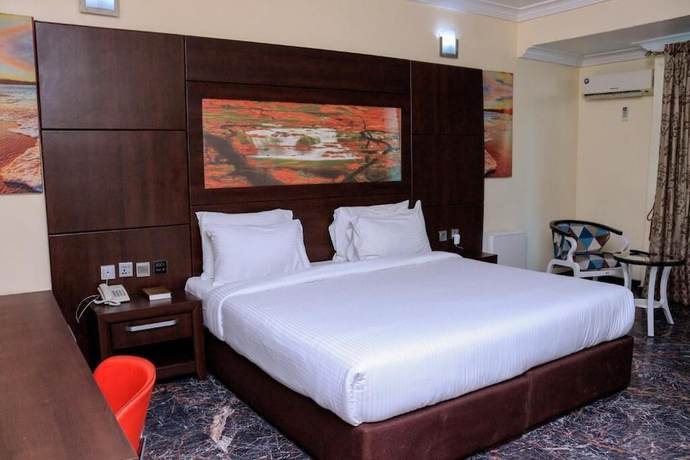 Imagen de la habitación del Hotel Desikok Royal. Foto 15