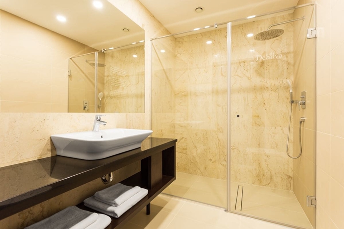 Imagen de la habitación del Hotel Desilva Premium Poznań. Foto 8