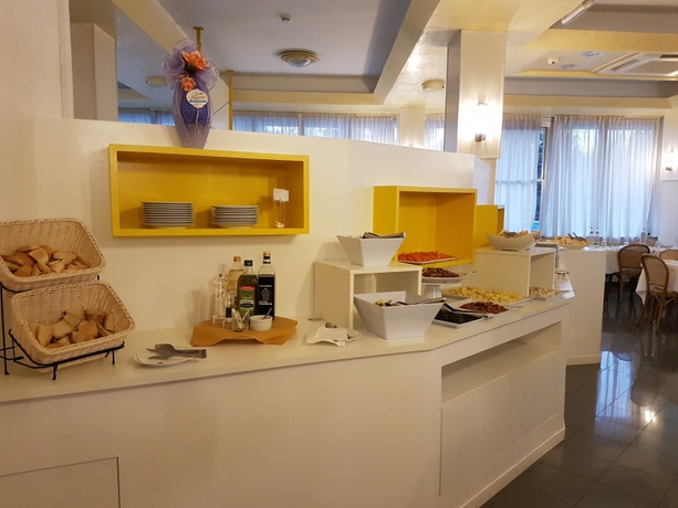Imagen del bar/restaurante del Hotel Desire'. Foto 2