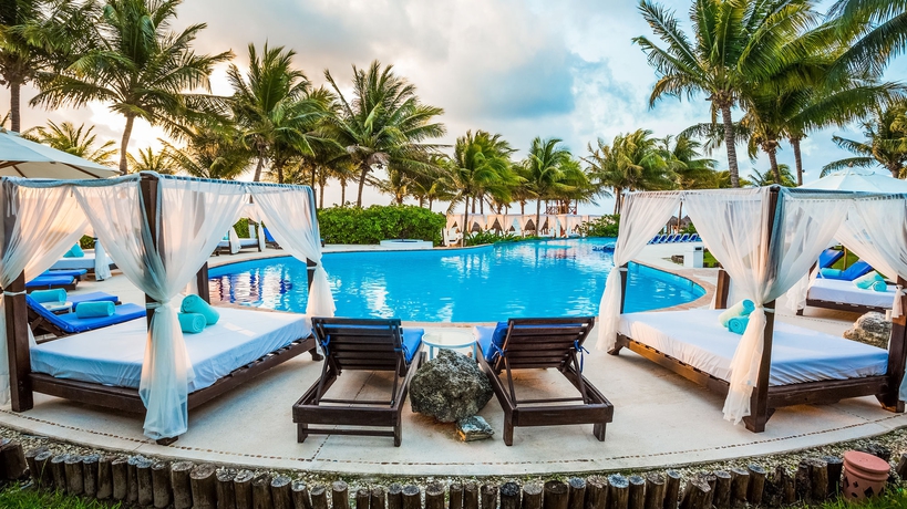 Imagen de la piscina del Hotel Desire Riviera Maya Pearl Resort All Inclusive - Couples Only. Foto 15