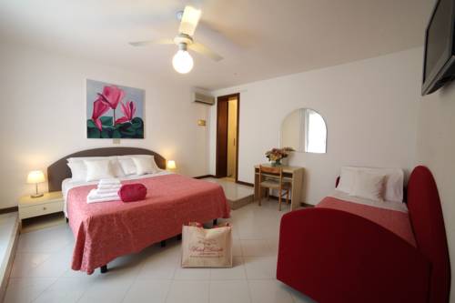 Imagen de la habitación del Hotel Desiree, Lignano Sabbiadoro. Foto 10