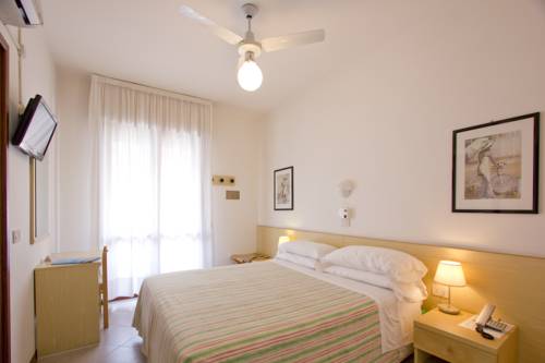 Imagen de la habitación del Hotel Desiree, Lignano Sabbiadoro. Foto 14