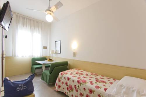 Imagen de la habitación del Hotel Desiree, Lignano Sabbiadoro. Foto 15