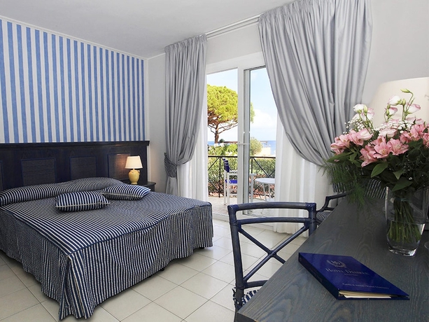 Imagen de la habitación del Hotel Desiree, Spartaia. Foto 10