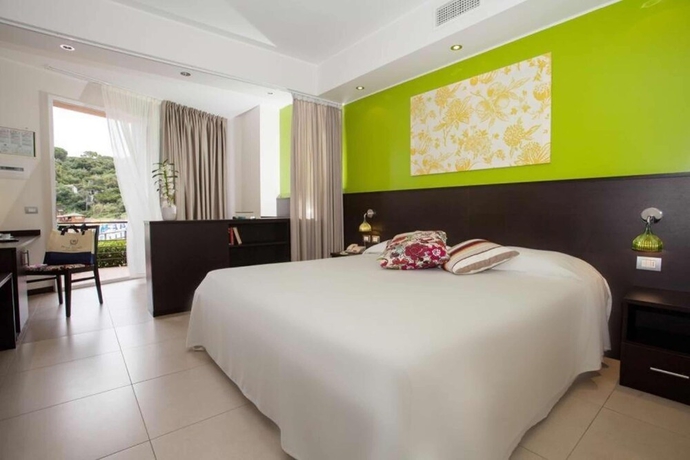 Imagen de la habitación del Hotel Desiree, Spartaia. Foto 14