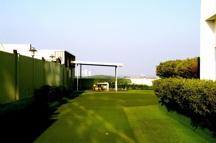 Imagen de los exteriores del Hotel D'esplanade City View Apartment. Foto 16