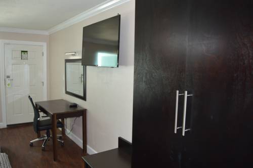 Imagen de la habitación del Hotel Destin Inn and Suites. Foto 5