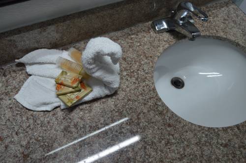 Imagen de la habitación del Hotel Destin Inn and Suites. Foto 12