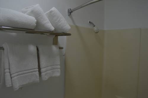 Imagen de la habitación del Hotel Destin Inn and Suites. Foto 14