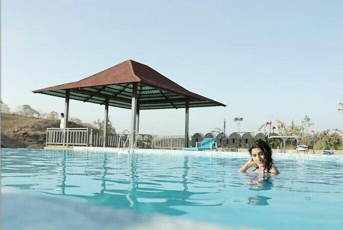 Imagen general del Hotel Destinn The Neergarh Palace And Resort. Foto 4