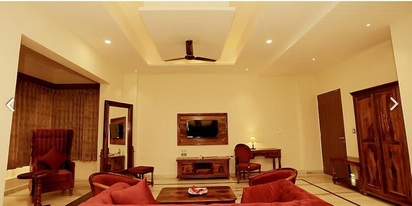 Imagen general del Hotel Destinn The Neergarh Palace And Resort. Foto 8
