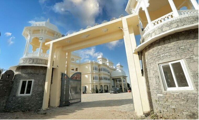 Imagen general del Hotel Destinn The Neergarh Palace And Resort. Foto 11