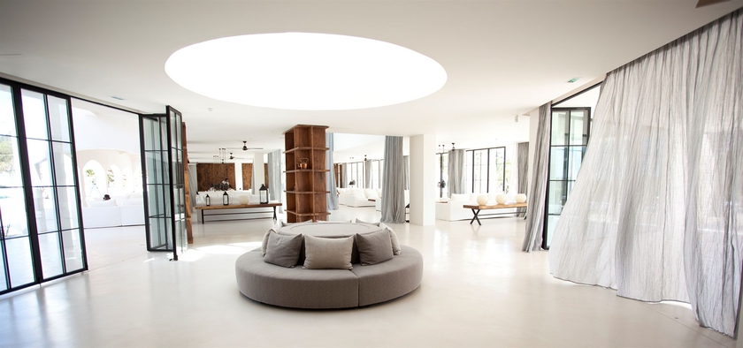 Imagen de los interiores del Hotel Destino Five Ibiza. Foto 12