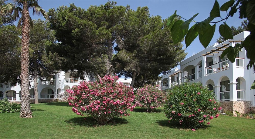 Imagen de los exteriores del Hotel Destino Five Ibiza. Foto 9