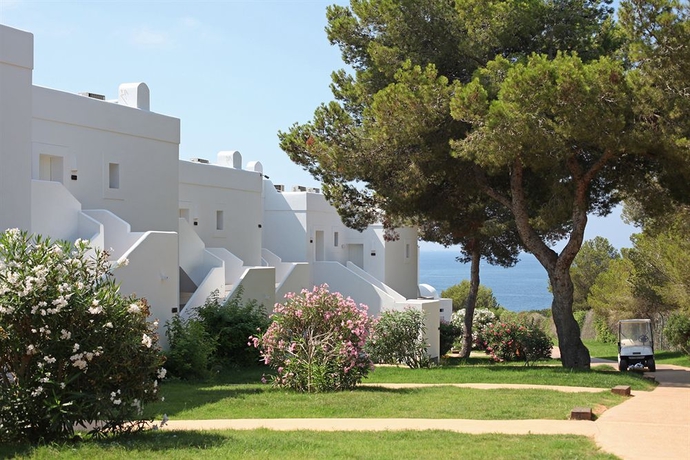 Imagen de los exteriores del Hotel Destino Five Ibiza. Foto 10