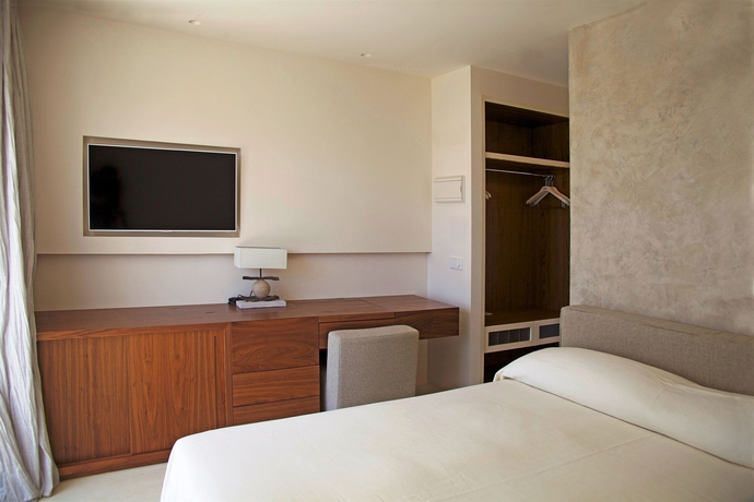 Imagen de la habitación del Hotel Destino Five Ibiza. Foto 5
