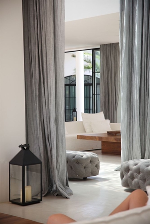 Imagen de los interiores del Hotel Destino Five Ibiza. Foto 13