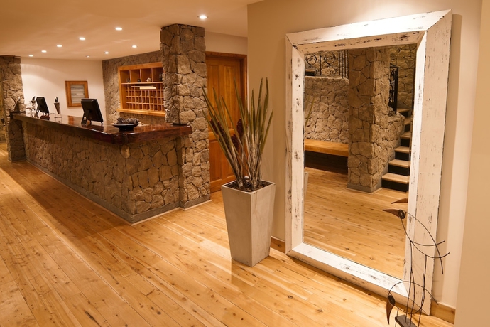 Imagen de los interiores del Hotel Destino Sur and Spa De Monta&ntilde;a. Foto 19