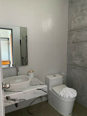 Imagen general del Hotel Destino Surin. Foto 8