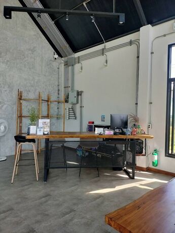 Imagen general del Hotel Destino Surin. Foto 11