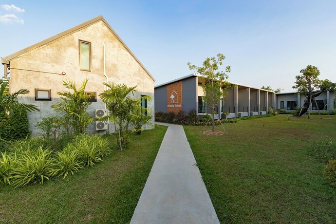 Imagen general del Hotel Destino Surin. Foto 17