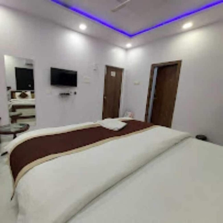 Imagen de la habitación del Hotel Destiny. Foto 11