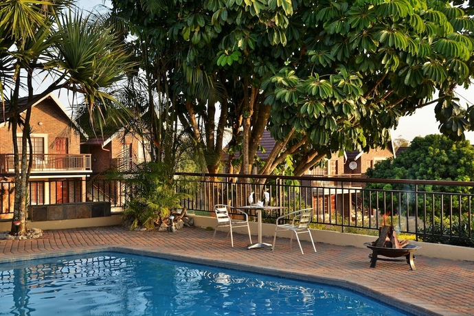 Imagen de la piscina del Hotel Destiny Lodge White River. Foto 17