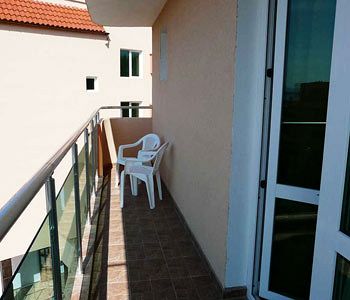 Imagen de los exteriores del Hotel Detelini. Foto 11