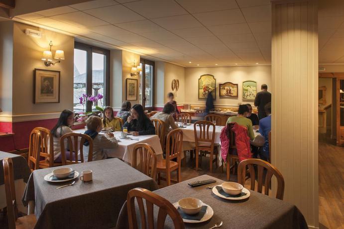 Imagen del bar/restaurante del Hotel Deth Pais. Foto 3