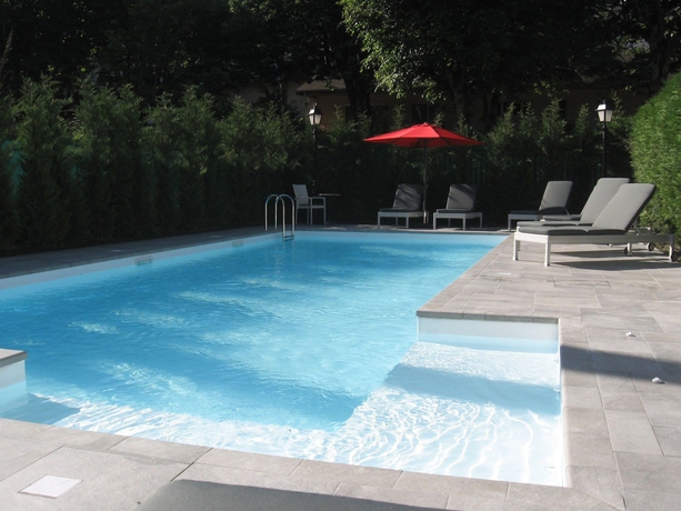 Imagen de la piscina del Hotel D'etigny. Foto 9