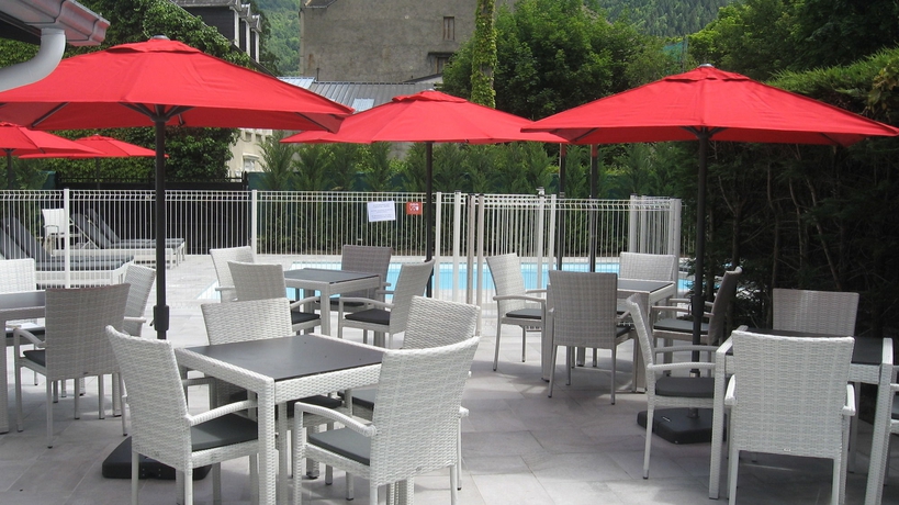 Imagen de la piscina del Hotel D'etigny. Foto 13