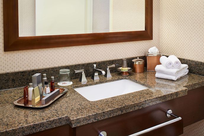 Imagen de la habitación del Hotel Detroit Marriott Livonia. Foto 6