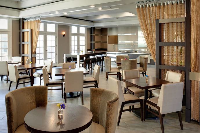 Imagen del bar/restaurante del Hotel Detroit Marriott Southfield. Foto 4