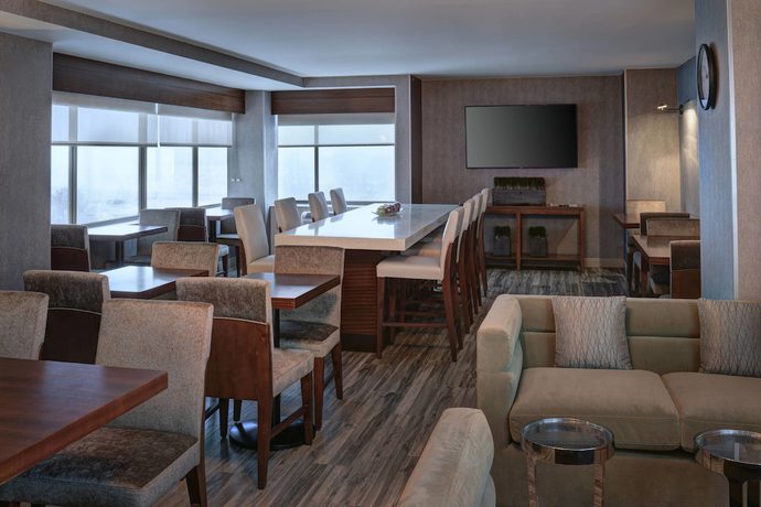Imagen del bar/restaurante del Hotel Detroit Marriott Southfield. Foto 6