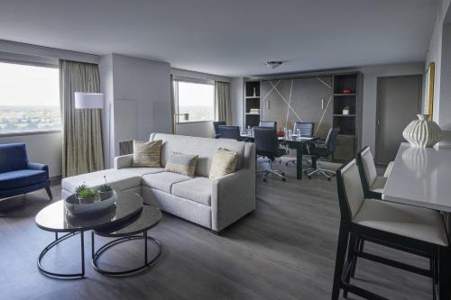 Imagen de la habitación del Hotel Detroit Marriott Troy. Foto 18