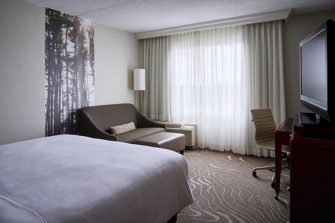 Imagen de la habitación del Hotel Detroit Metro Airport Marriott. Foto 5